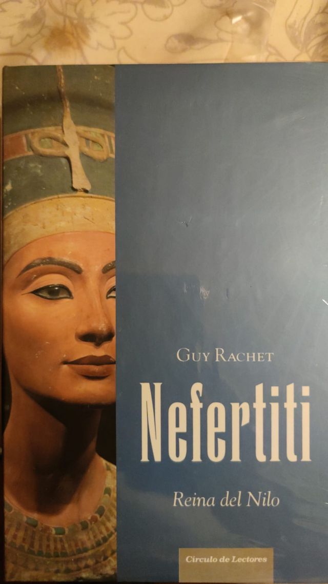 Nefertiti, Reina del Nilo - Guy Rachet (Nuevo)