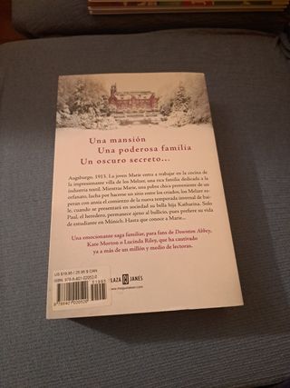 La villa de las telas / The Cloth Villa (Spanish Edition)