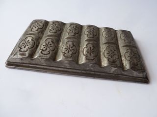 ANTIGUO MOLDE METALICO PARA REPOSTERÌA-PASTELERÌA