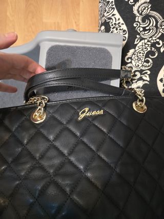 Bolso de mano guess negro
