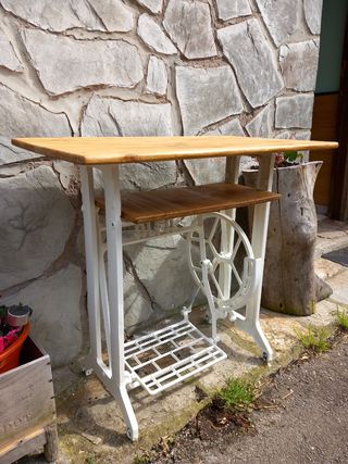 MARAVILLOSA MESA AUXILIAR-ENTRADITA VINTAGE