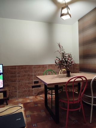 Muebles y mesas a medida