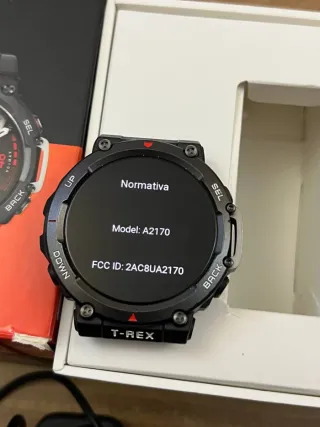 Reloj Amazfit T-Rex 2 smart watch sin correa.