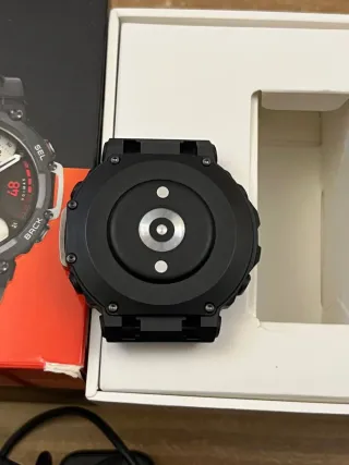 Reloj Amazfit T-Rex 2 smart watch sin correa.