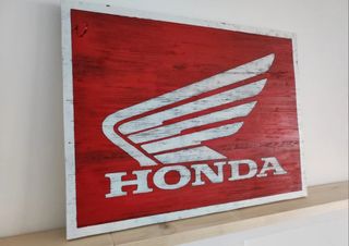Cartel Honda en madera