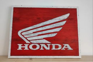 Cartel Honda en madera