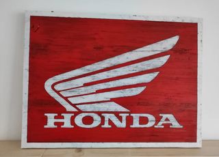 Cartel Honda en madera