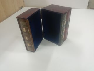 CAJA OCULTA EN LIBROS