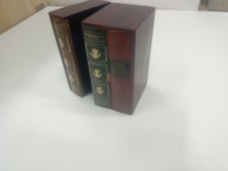 CAJA OCULTA EN LIBROS