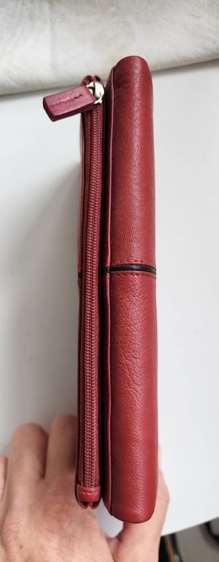 Monedero color rojo de piel 