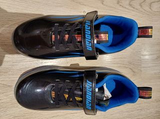 Zapatillas con ruedas y luces para niño/a talla 34