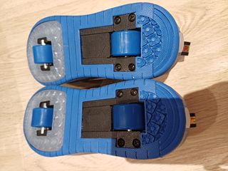 Zapatillas con ruedas y luces para niño/a talla 34