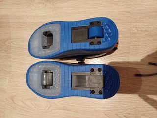 Zapatillas con ruedas y luces para niño/a talla 34