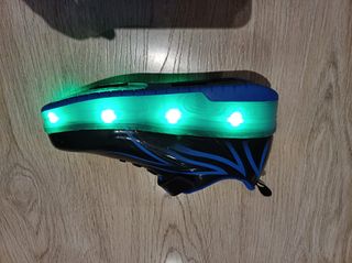 Zapatillas con ruedas y luces para niño/a talla 34