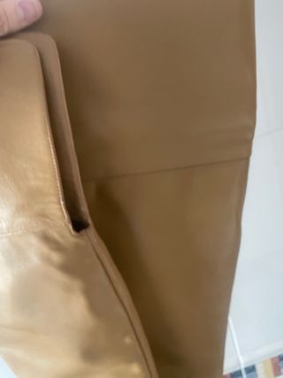 botas altas de piel mosqueteras
