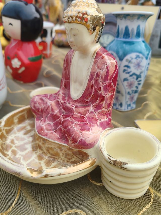 Portacandela monaco tibetano