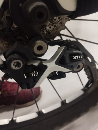 Bicicleta de montaña carbono cube