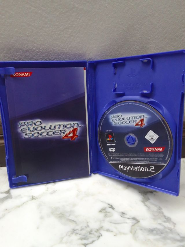Pro Evolution Soccer 04 PS2