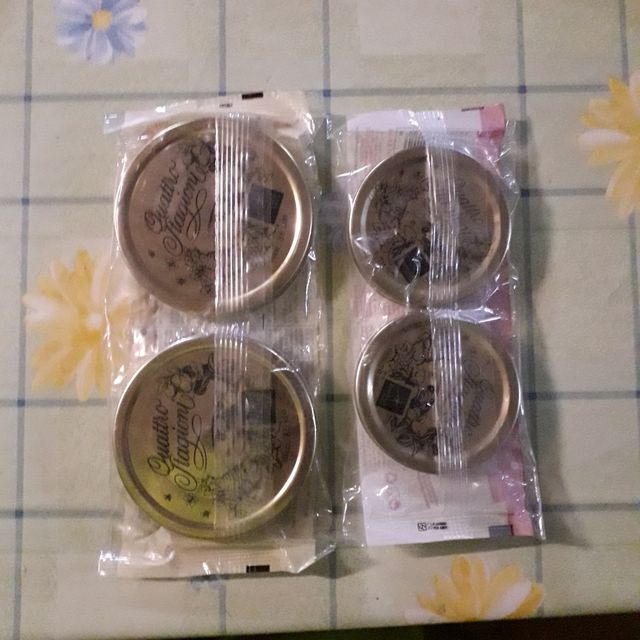 Tappi quattro stagioni per barattoli 