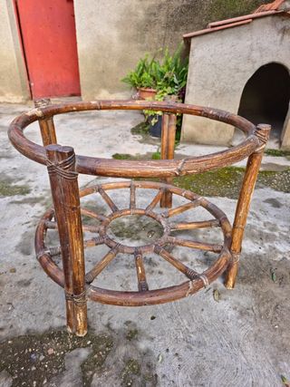 Base de Mesa en Ratan Antigua