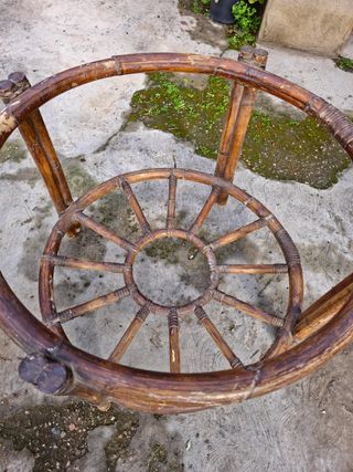 Base de Mesa en Ratan Antigua