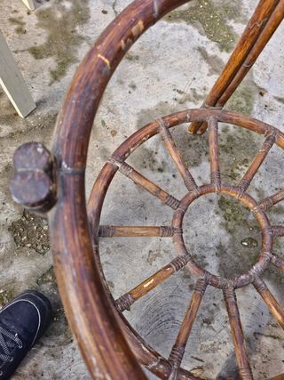 Base de Mesa en Ratan Antigua