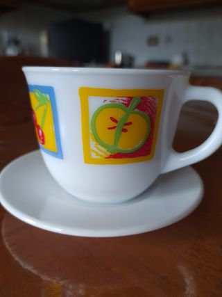 6 tazze da tè con piattino