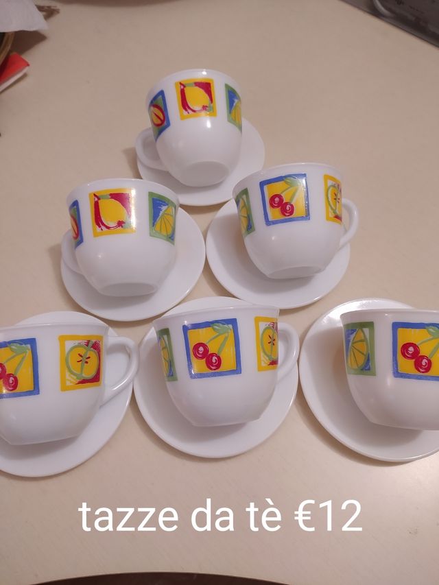 6 tazze da tè con piattino