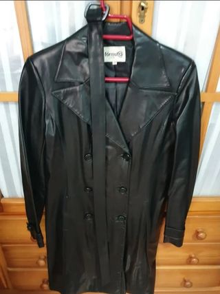 Chaqueta negra como de cuero talla 40 maria jose