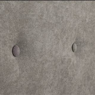 Cabezales  tapizados en polipiel o tela.