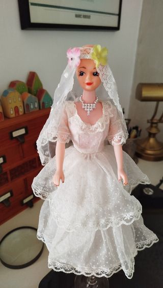 ANTIGUA MUÑECA CLON DE BARBIE