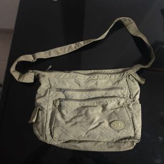 Precioso bolso de hombro HB