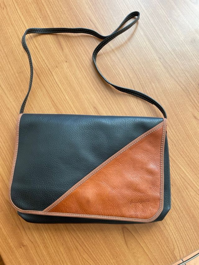 Bolso de piel marrón negro