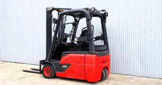 CARRETILLA ELEVADORA USADA 1600 KG