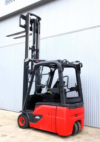 CARRETILLA ELEVADORA USADA 1600 KG