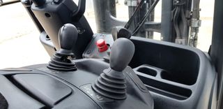 CARRETILLA ELEVADORA USADA 1600 KG