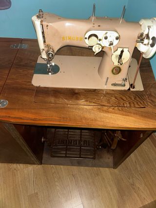 Maquina de coser Singer