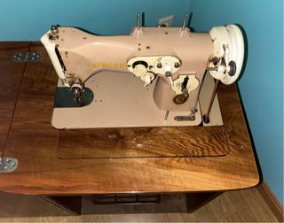 Maquina de coser Singer