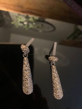 Pendientes largos plateados sin estrenar
