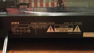 Tocadiscos Aiwa PXE80.