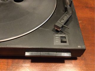 Tocadiscos Aiwa PXE80.