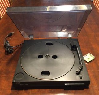 Tocadiscos Aiwa PXE80.