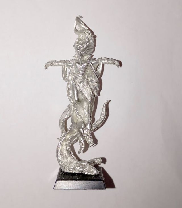 Cantor de los árboles, maga elfa silvana