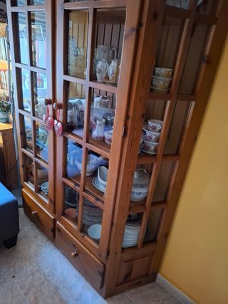 Vitrina de madera