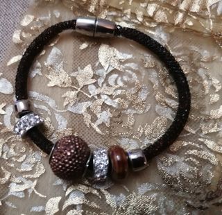 Pulsera tipo c. swarovski 20cm.Nueva