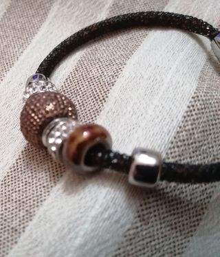 Pulsera tipo c. swarovski 20cm.Nueva