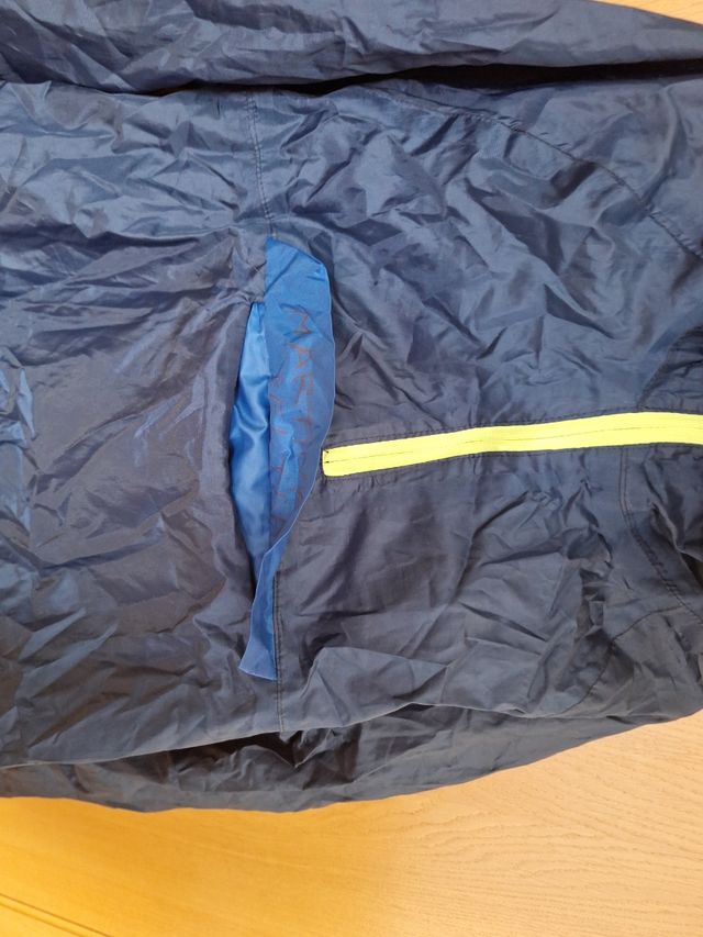 Chubasquero plegable. Decathlon