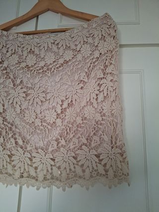 Falda encaje