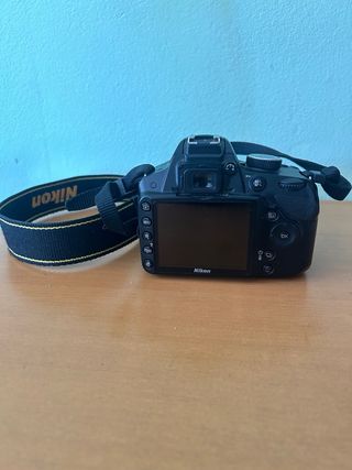 Nikon D3200  Cámara réflex en excelente estado