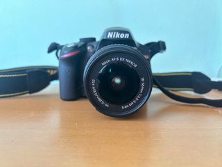 Nikon D3200  Cámara réflex en excelente estado